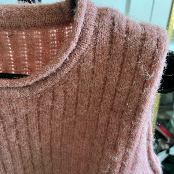 Nasty Gal Sweater Vest - Picture 2 of 2